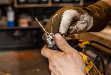 تعویض مته در انواع دریل | چگونه مته دریل را تعویض کنیم؟