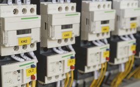 کنتاکتور چیست و چگونه کار میکند