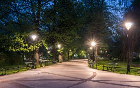 راهنمای خرید چراغ پارکی ارزان و باکیفیت