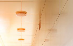 نصب چراغ سنسوردار سقفی و دیواری