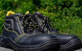 معرفی علائم تخصصی کفش ایمنی و معنای آن ها