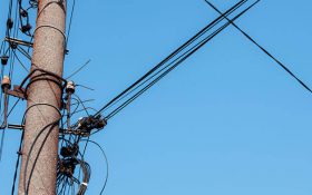 کابل هوایی چیست؟ آشنایی با انواع کابل هوایی و کاربردهای آن