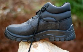 اهمیت و ضرورت استفاده از کفش ایمنی چیست؟