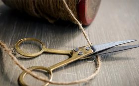 تیز کردن قیچی به روش های ساده