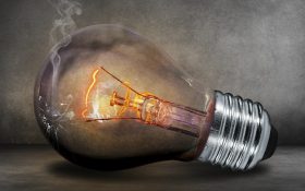 علت چشمک زدن لامپ کم مصرف در حالت روشن