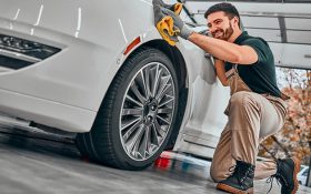 پولیش کردن خودرو با دست توسط خودتان