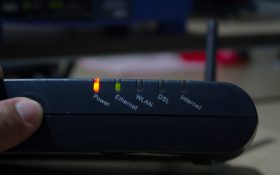 چگونه مودم را ریست کنیم؟