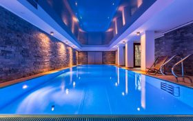 نورپردازی استخر روباز و سرپوشیده