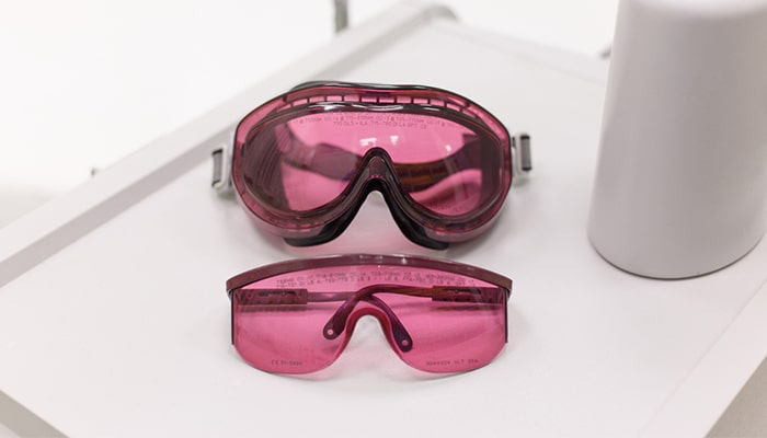 تشخیص فیلتر UV400 در عینک