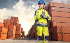 رنگ لباس کار چه مفهومی دارد؟ انواع آن را بشناسید