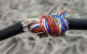 تفاوت کابل تلفن زمینی و هوایی