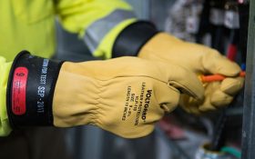 راهنمای خرید دستکش عایق برق