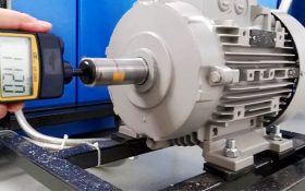 دورسنج چیست؟ آشنایی با کاربرد و انواع تاکومتر