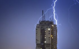 برقگیر چیست و چه کاربردی دارد؟