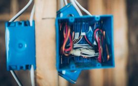 معرفی جعبه تقسیم برق | انواع آن