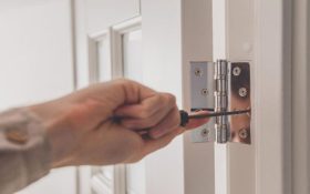 لولا چیست و چه کاربردی دارد؟ + انواع لولا