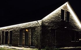 آموزش نصب ریسه شلنگی نور مخفی در نمای ساختمان