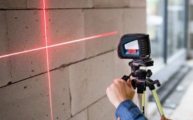 نحوه کار با تراز لیزری | آموزش تنظیمات و استفاده از تراز لیزری