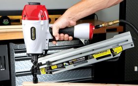 طرز کار میخکوب بادی | نحوه گذاشتن میخ در میخکوب بادی