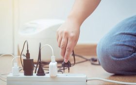 استفاده از یک محافظ برای چند وسیله برقی و خطرات استفاده نامناسب از آن