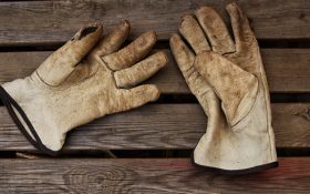 عمر مفید دستکش ایمنی | چه زمانی باید دستکش ایمنی تعویض شود؟